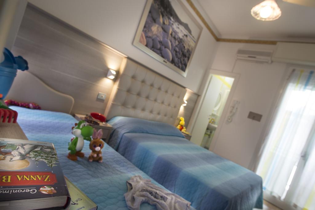 Hotel Titanus ベラーリア・イジェア・マリーナ エクステリア 写真