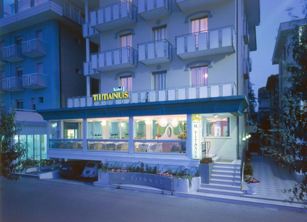Hotel Titanus ベラーリア・イジェア・マリーナ エクステリア 写真